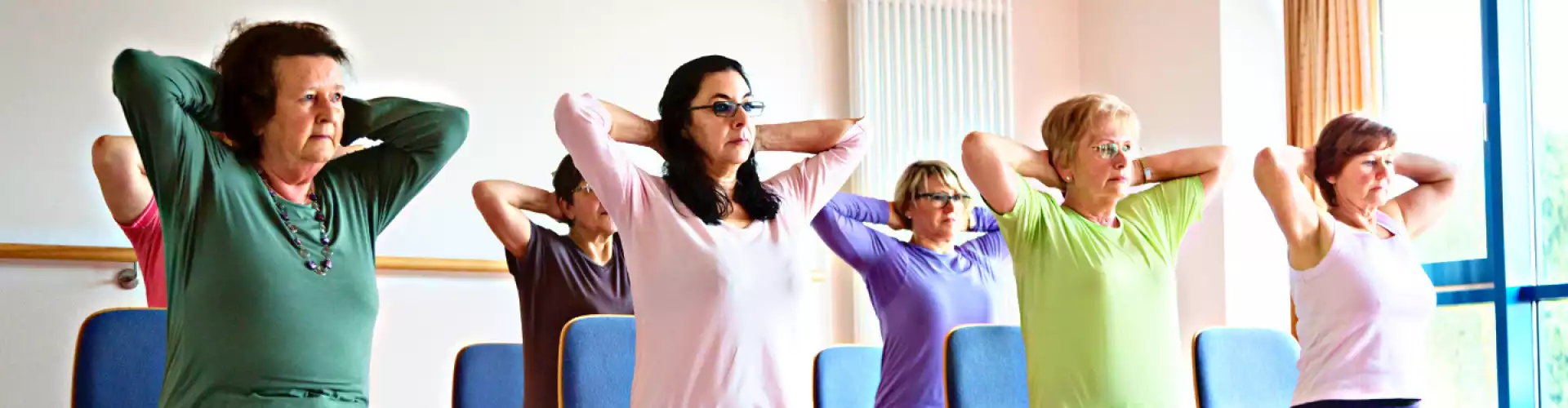 Yoga en silla y Qigong - ¡Siéntate o ponte de pie!