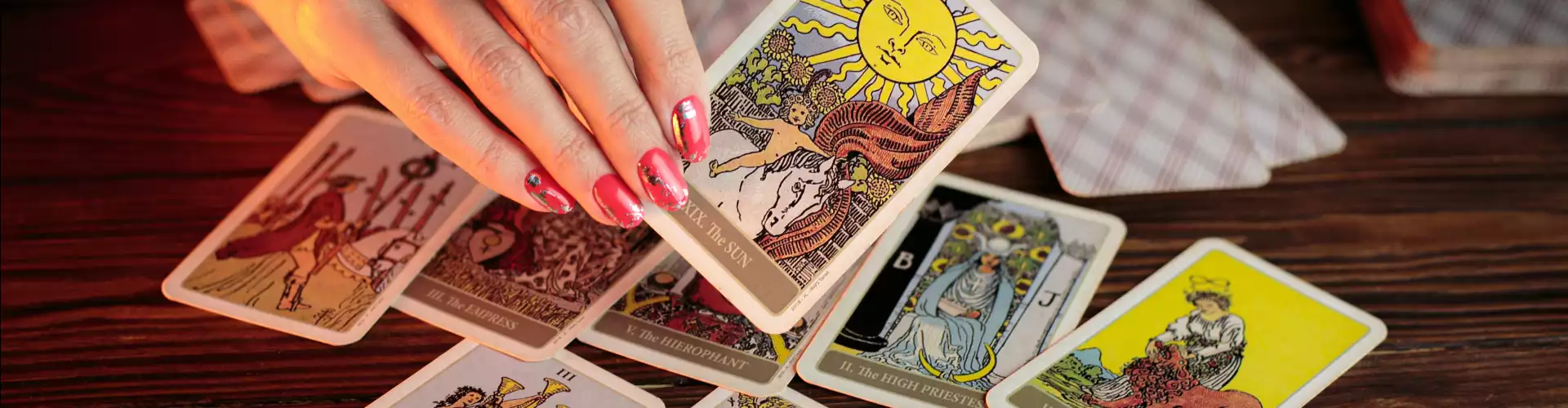 Tarot de la saison du Lion - Choisissez une carte ! - Online Class by Mary Haberski