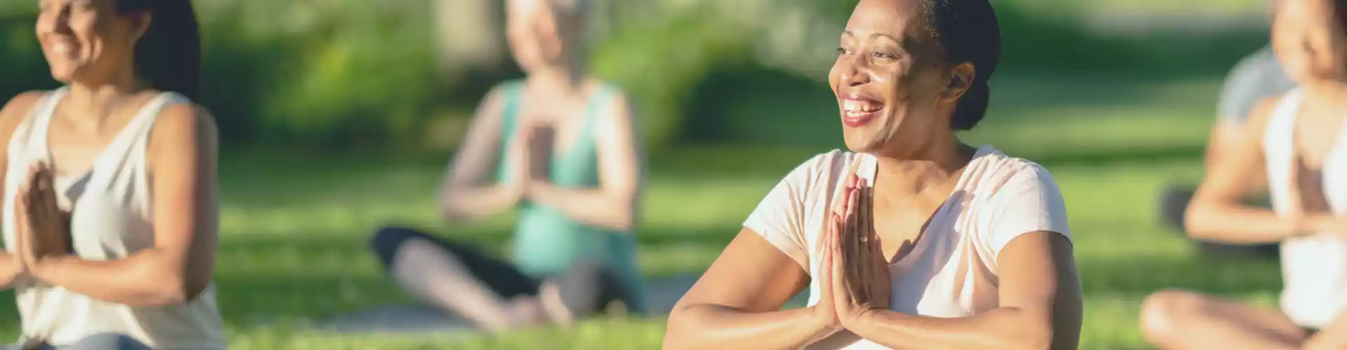 Lachyoga und Meditation zum inneren Lächeln